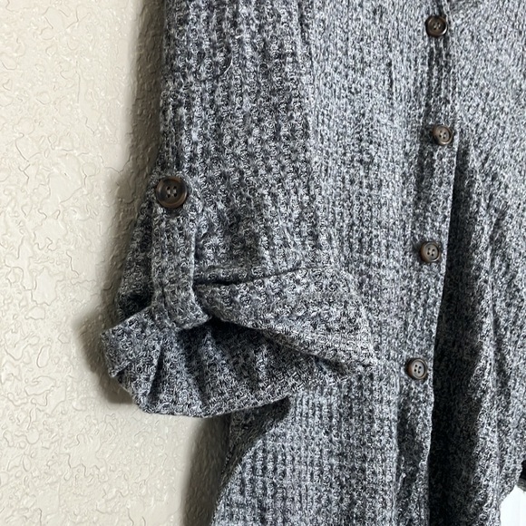 Button down shirt - Picture 2 of 3